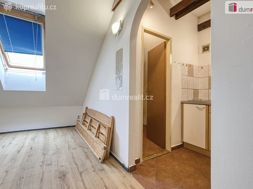 Pronájem bytu 2+kk 49 m^2 Hlavní, Neratovice 