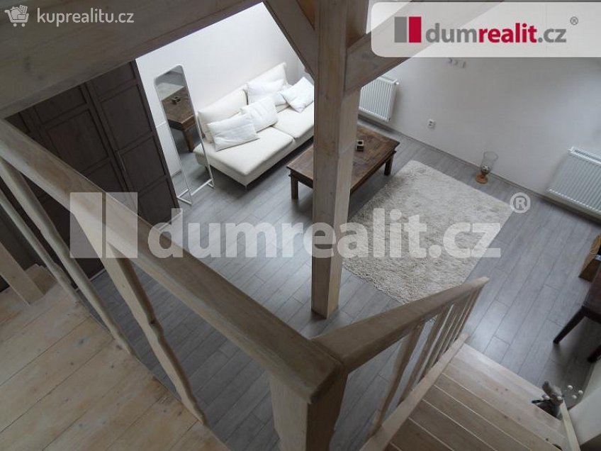 Pronájem bytu 1+1 42 m^2 Seifertova, Praha 3 
