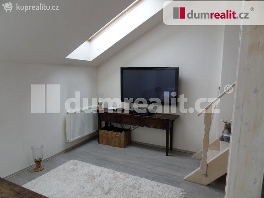 Pronájem bytu 1+1 42 m^2 Seifertova, Praha 3 