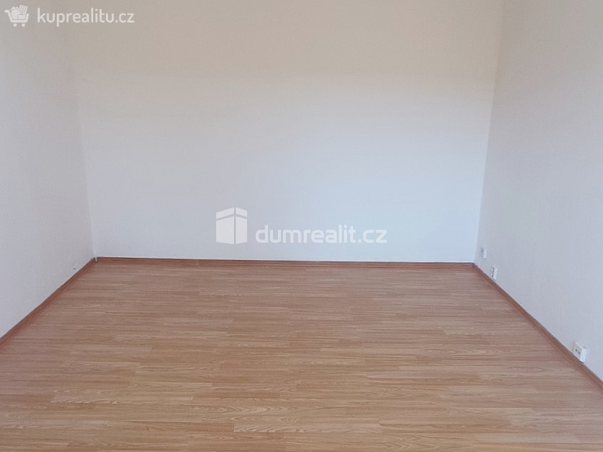 Pronájem bytu 1+1 35 m^2 Družstevní, Benešov nad Ploučnicí 