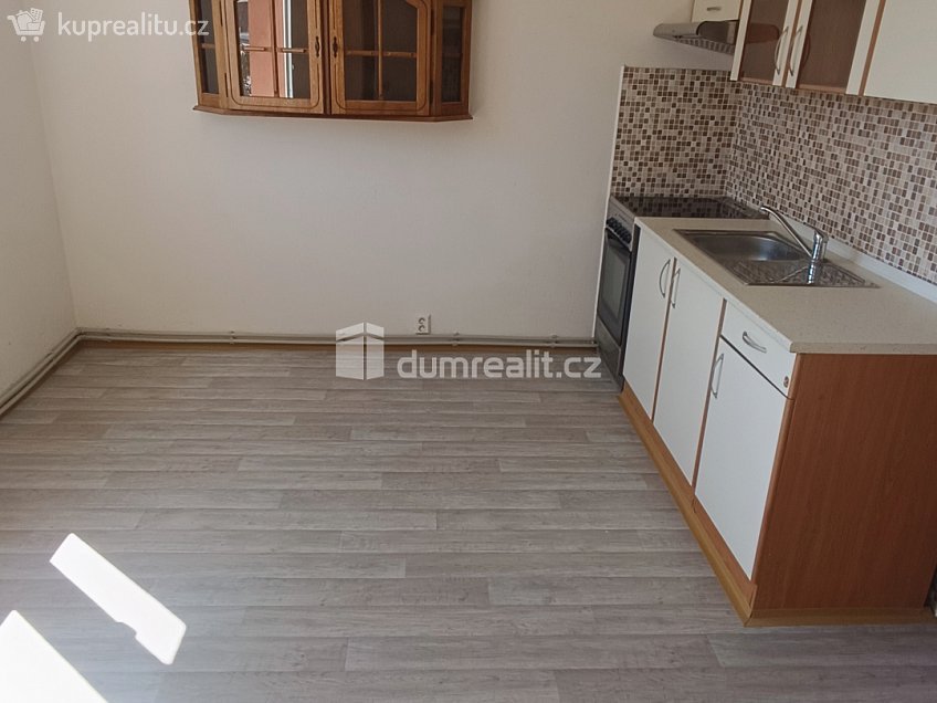 Pronájem bytu 1+1 35 m^2 Družstevní, Benešov nad Ploučnicí 