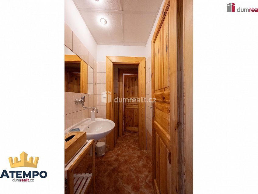 Pronájem  obchodních prostor 41 m^2 Sokolská, Třeboň 