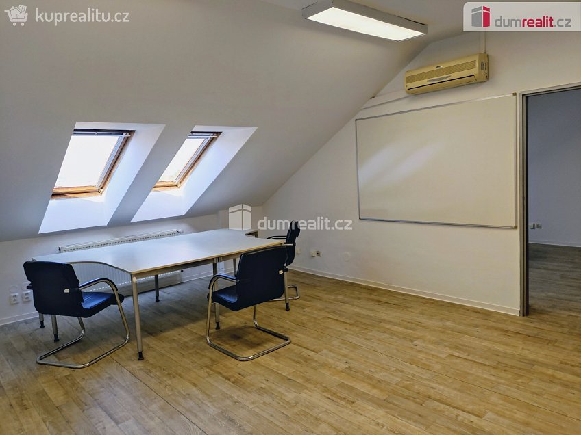 Pronájem  kanceláře 48 m^2 Žerotínova, Praha 3 