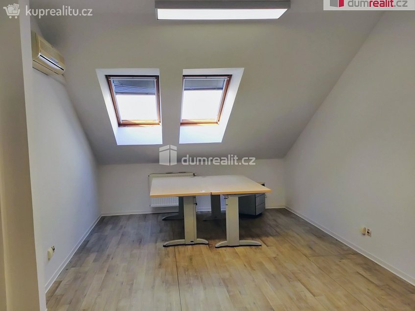 Pronájem  kanceláře 48 m^2 Žerotínova, Praha 3 