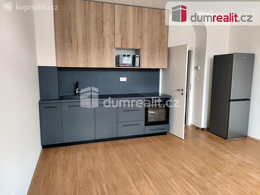 Pronájem bytu 1+kk 27 m^2 Čechova, Přerov 