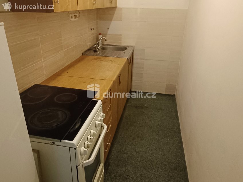 Pronájem bytu 1+kk 20 m^2 Divišova, Děčín 
