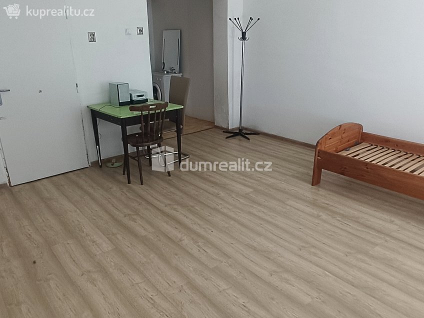 Pronájem bytu 1+kk 20 m^2 Divišova, Děčín 