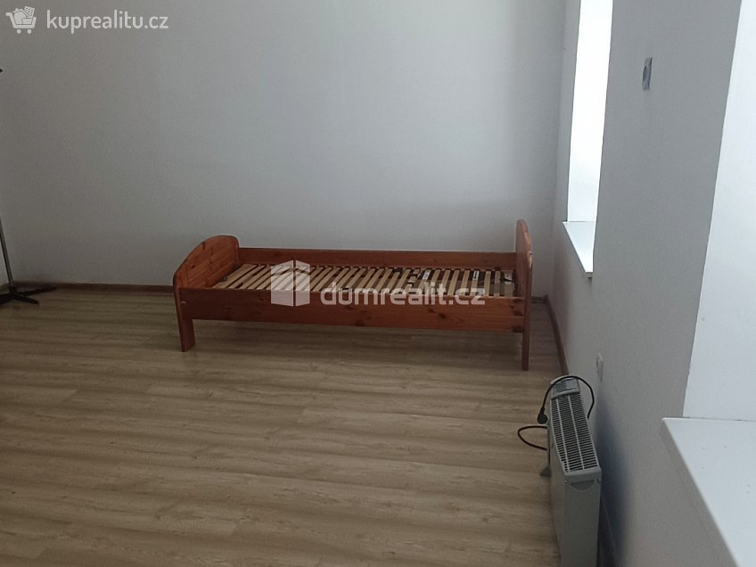 Pronájem bytu 1+kk 20 m^2 Divišova, Děčín 
