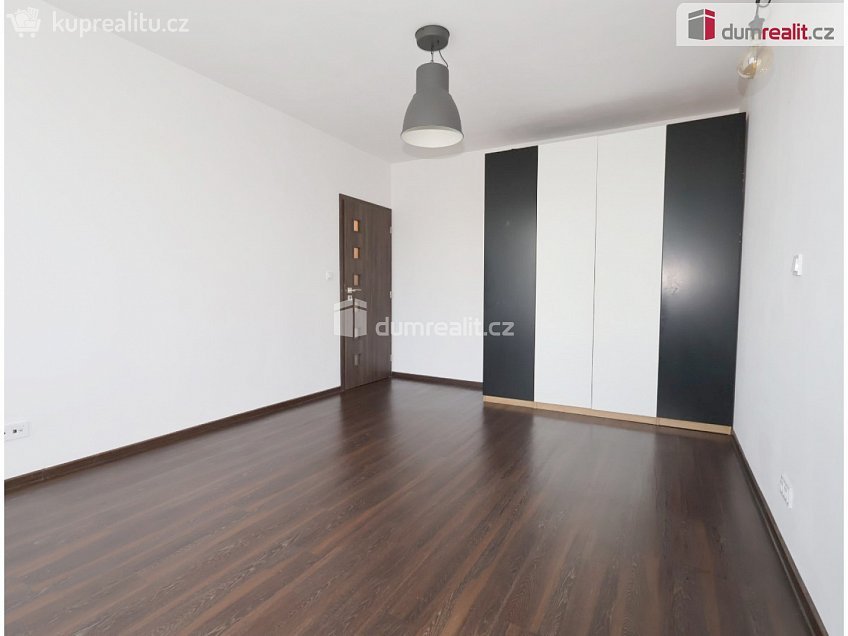 Pronájem bytu 2+1 64 m^2 Špirkova, Praha 12 