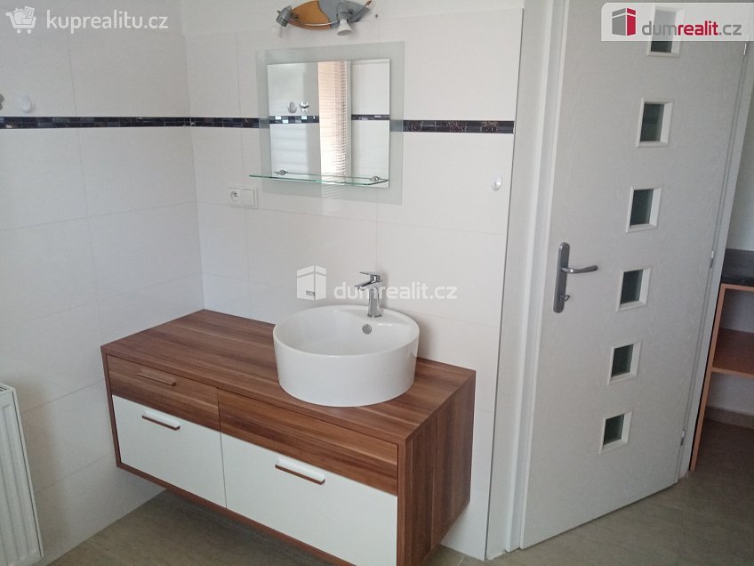 Pronájem bytu 1+1 45 m^2 Novoměstská, Děčín 