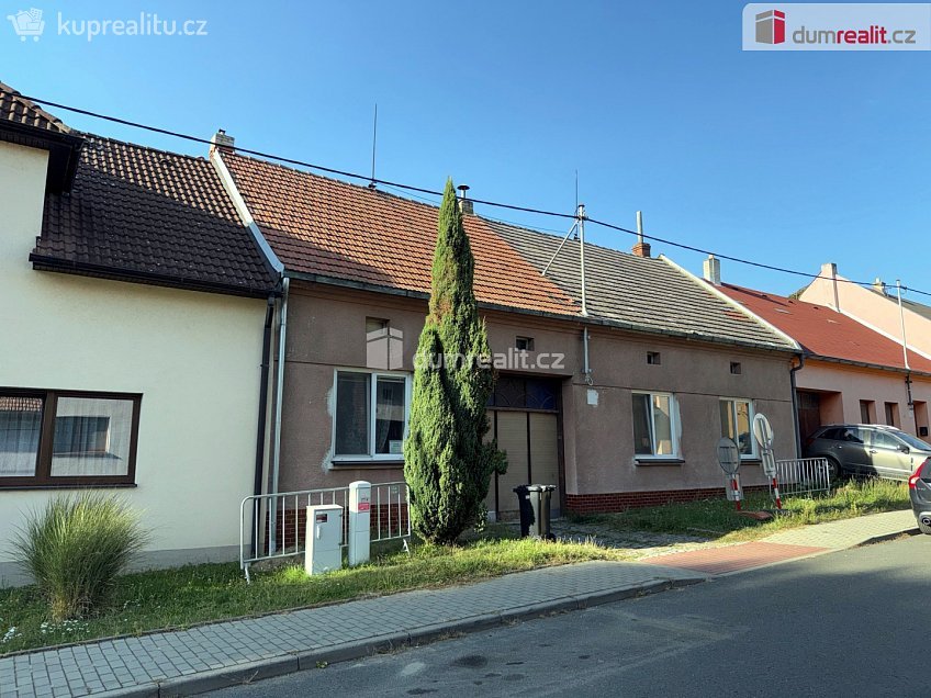 Prodej  rodinného domu 200 m^2 Hložkova, Otrokovice 