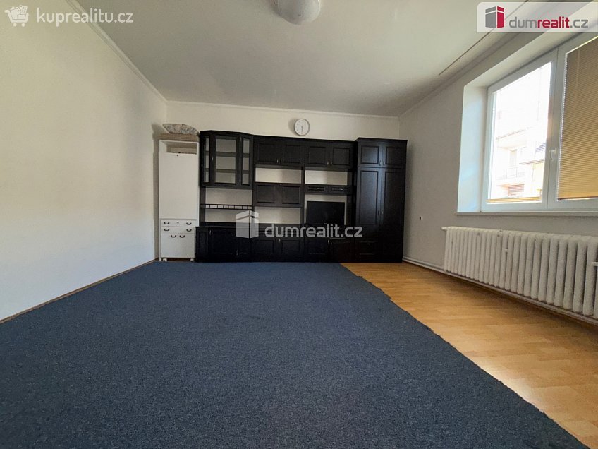 Prodej  rodinného domu 200 m^2 Hložkova, Otrokovice 