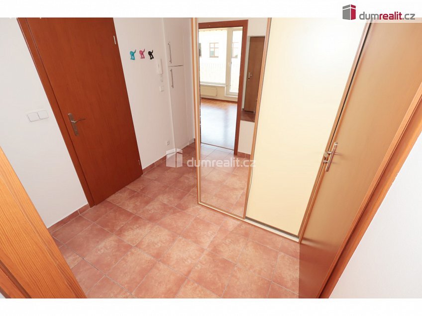 Pronájem bytu 2+kk 56 m^2 Ke Stírce, Praha 8 