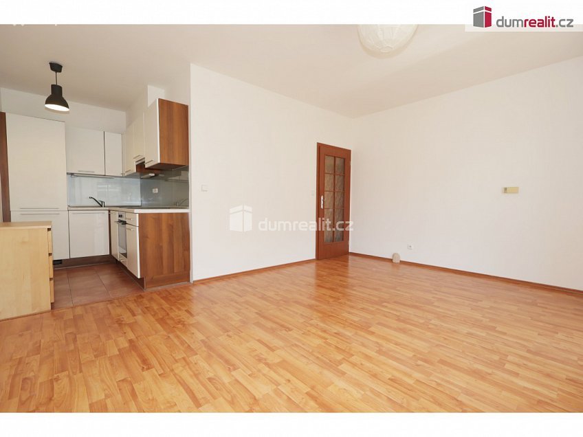 Pronájem bytu 2+kk 56 m^2 Ke Stírce, Praha 8 