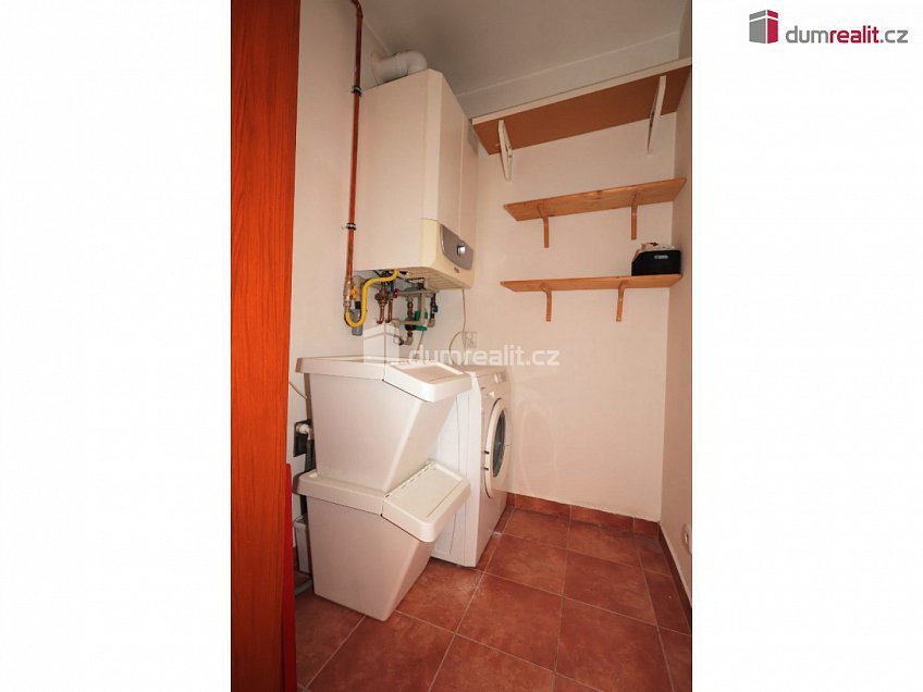 Pronájem bytu 2+kk 56 m^2 Ke Stírce, Praha 8 