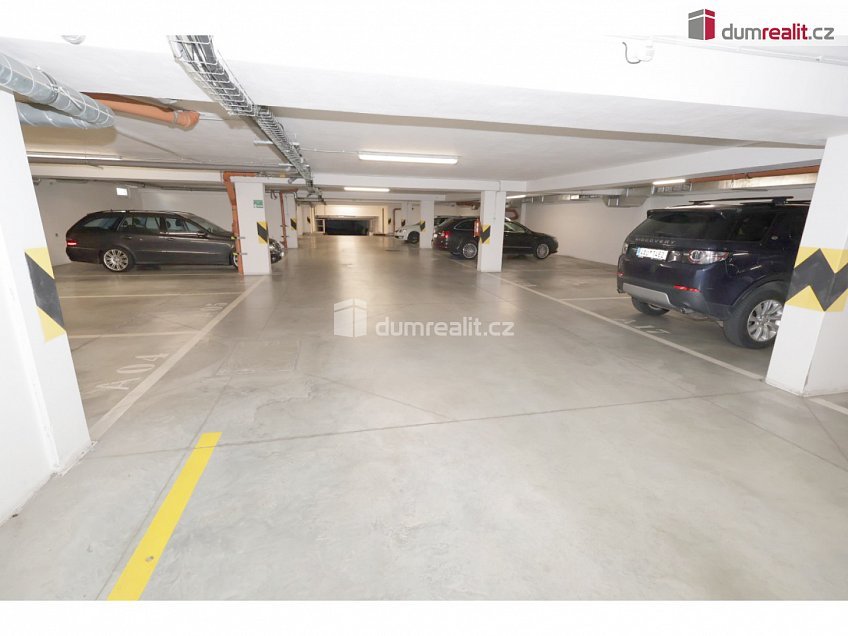 Pronájem bytu 2+kk 56 m^2 Ke Stírce, Praha 8 