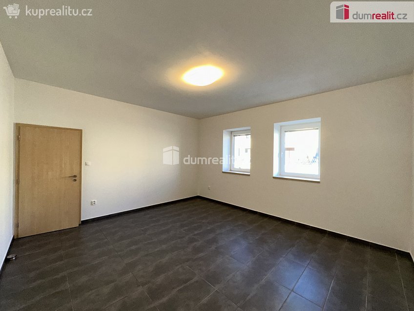 Pronájem bytu 2+kk 82 m^2 U Lomu, Mikulov 