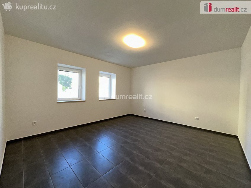 Pronájem bytu 2+kk 82 m^2 U Lomu, Mikulov 