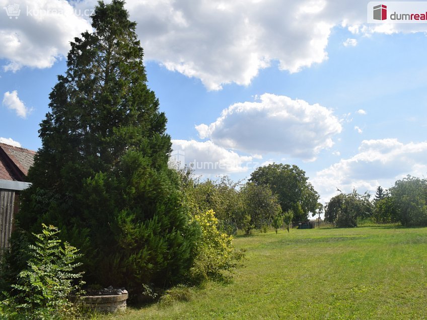 Prodej  stavebního pozemku 1210 m^2 Pěčice, Pěčice 