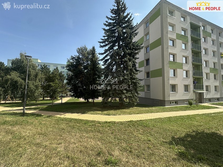 Prodej bytu 4+1 74 m^2 Jižní, Přelouč 