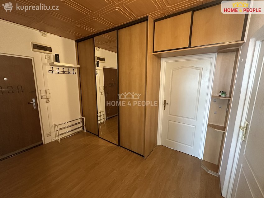 Prodej bytu 4+1 74 m^2 Jižní, Přelouč 