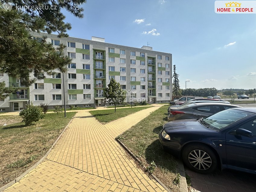 Prodej bytu 4+1 74 m^2 Jižní, Přelouč 