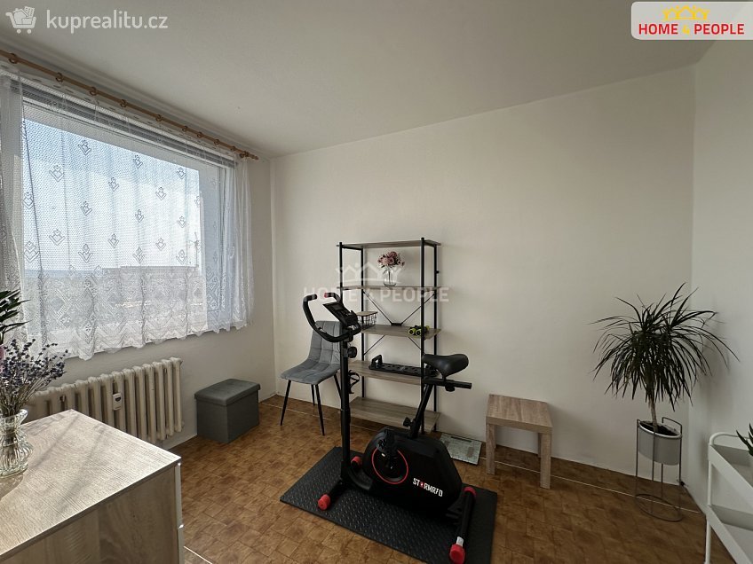 Prodej bytu 4+1 74 m^2 Jižní, Přelouč 