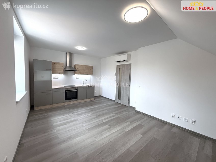 Pronájem bytu 2+kk 48 m^2 Čemínská, Město Touškov 