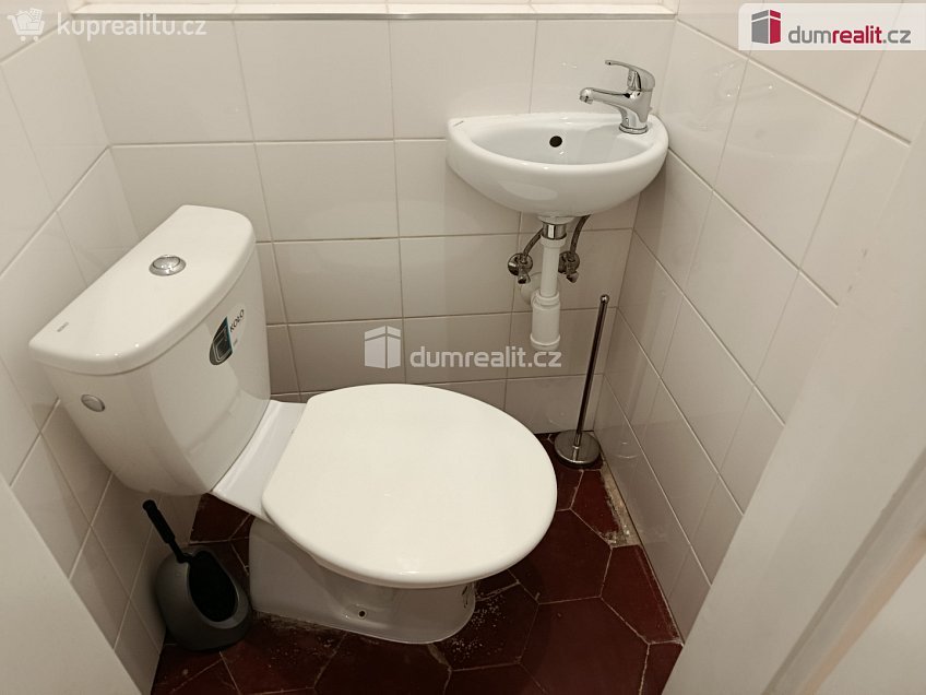 Pronájem bytu 2+kk 56 m^2 Za poštou, Praha 10 