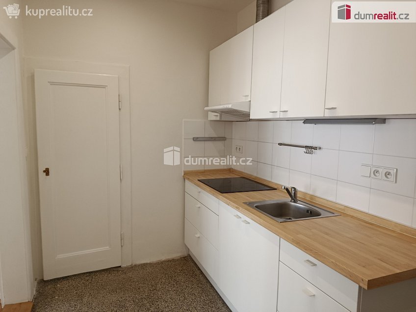 Pronájem bytu 2+kk 56 m^2 Za poštou, Praha 10 