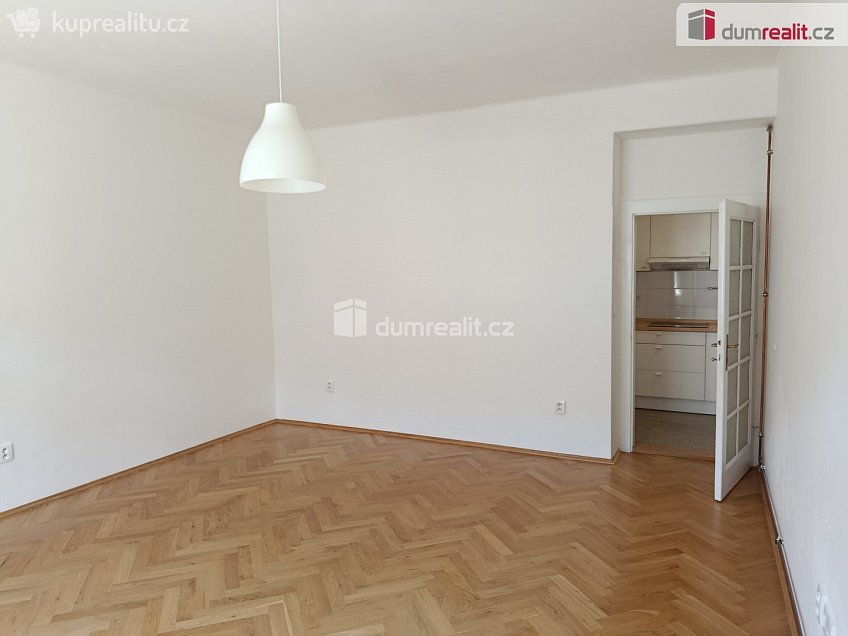 Pronájem bytu 2+kk 56 m^2 Za poštou, Praha 10 