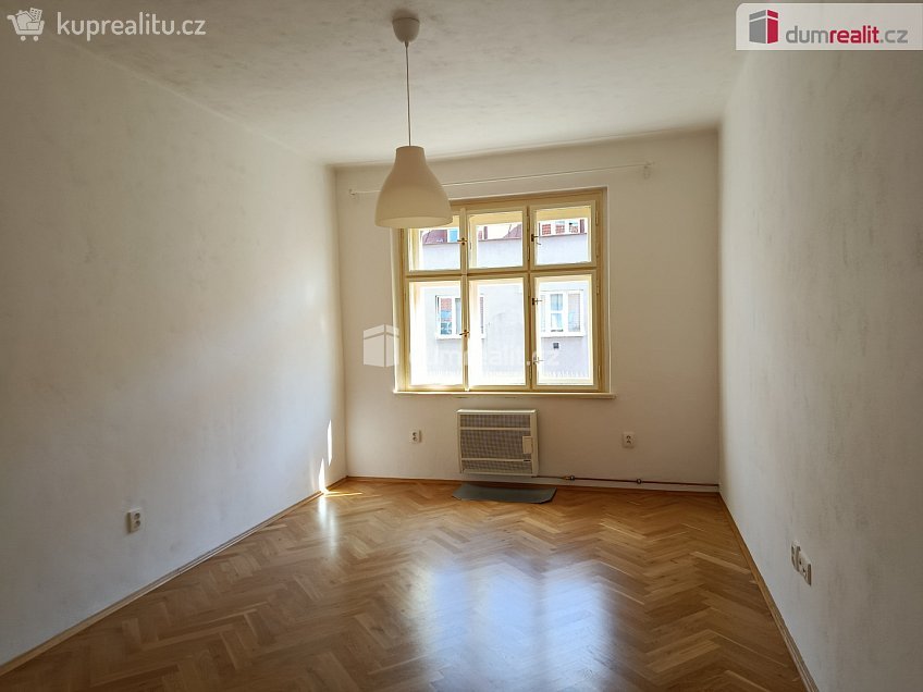 Pronájem bytu 2+kk 56 m^2 Za poštou, Praha 10 