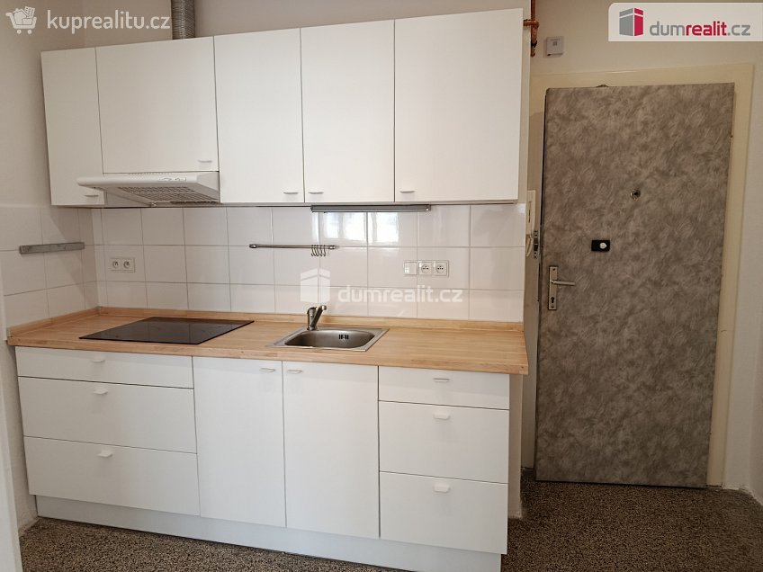 Pronájem bytu 2+kk 56 m^2 Za poštou, Praha 10 