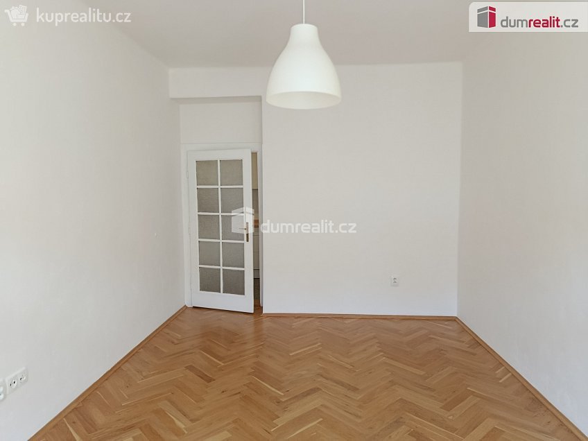 Pronájem bytu 2+kk 56 m^2 Za poštou, Praha 10 