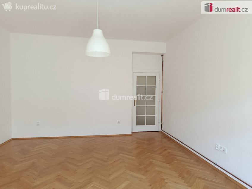 Pronájem bytu 2+kk 56 m^2 Za poštou, Praha 10 