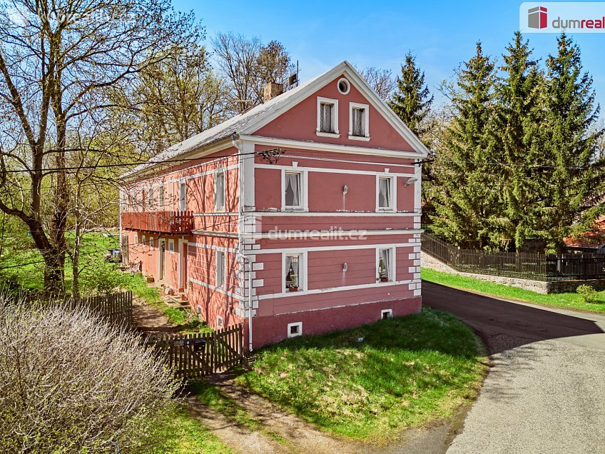 Prodej  rodinného domu 328 m^2 Bochov, Bochov 