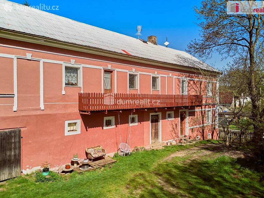 Prodej  rodinného domu 328 m^2 Bochov, Bochov 