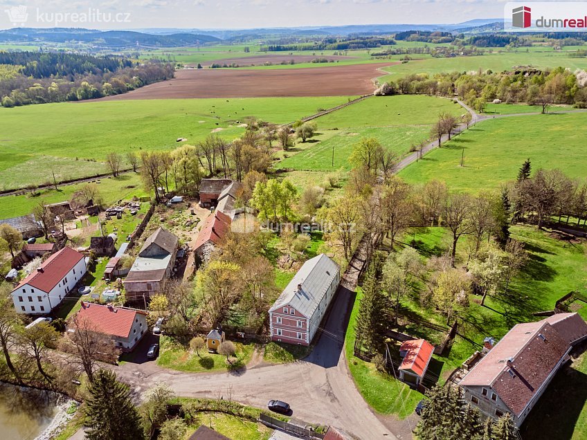 Prodej  rodinného domu 328 m^2 Bochov, Bochov 