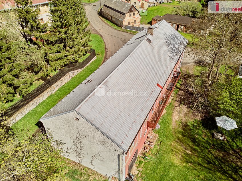 Prodej  rodinného domu 328 m^2 Bochov, Bochov 
