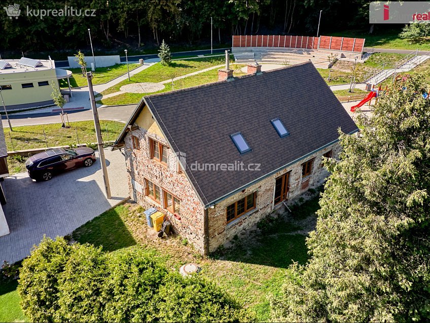 Prodej  rodinného domu 372 m^2 Sadov, Sadov 