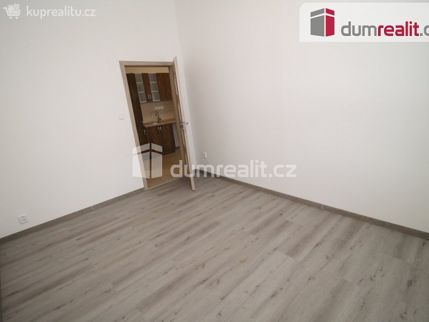 Pronájem bytu 3+1 75 m^2 Ke Kostelu, Mariánské Lázně 