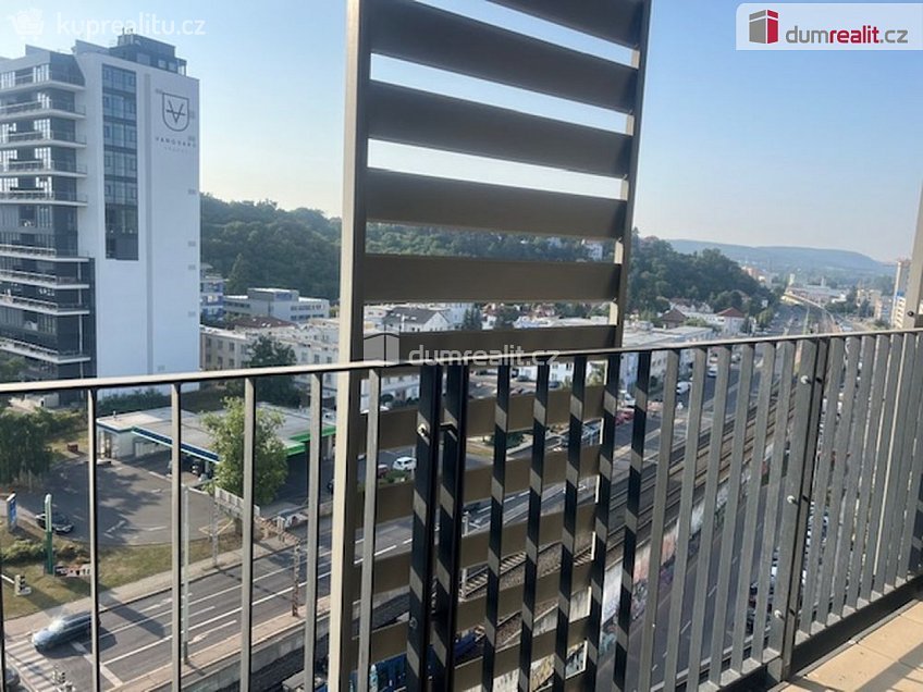 Pronájem bytu 2+kk 54 m^2 Mezi vodami, Praha 12 