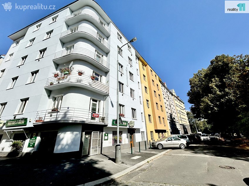Pronájem bytu 1+kk 46 m^2 Adamovská, Praha 4 