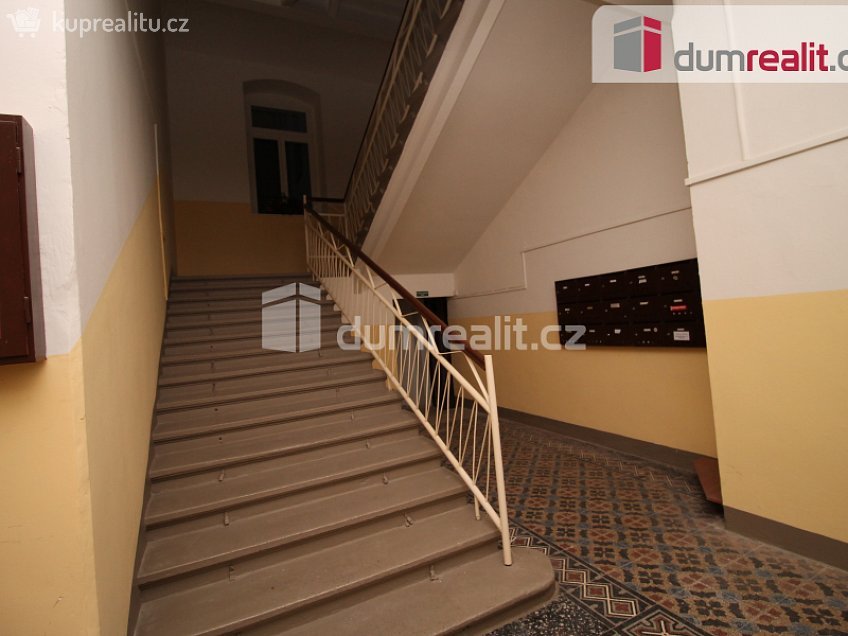 Pronájem bytu 2+1 68 m^2 Hlavní třída, Mariánské Lázně 