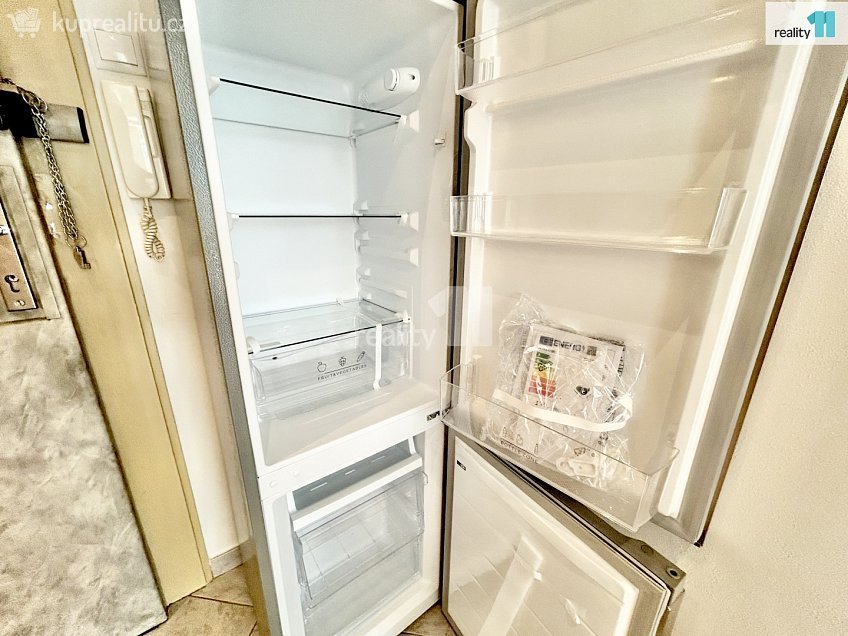 Pronájem bytu 2+kk 46 m^2 Adamovská, Praha 4 