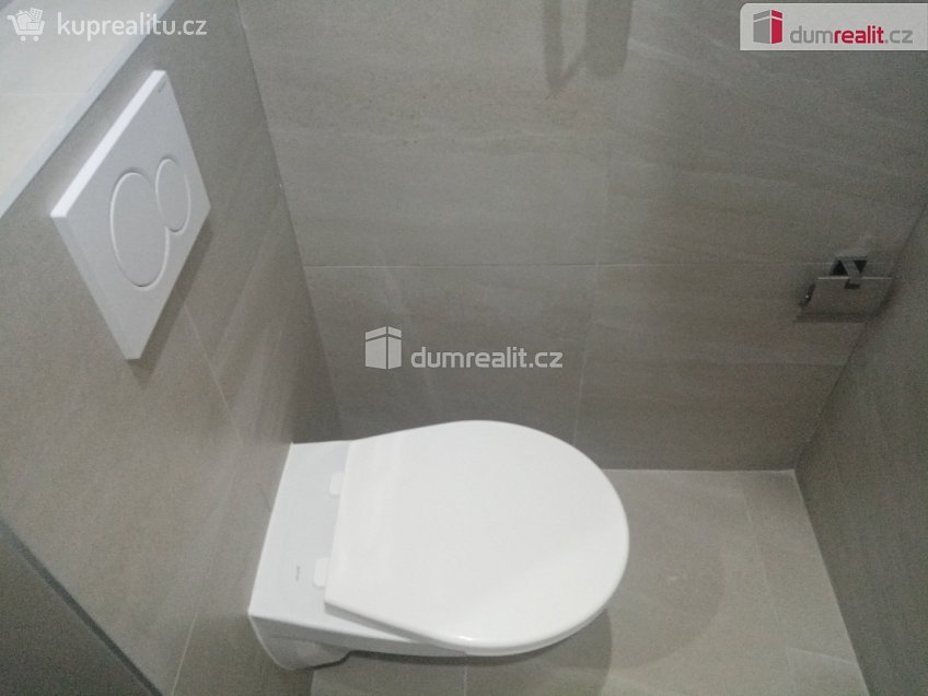 Pronájem bytu 1+1 30 m^2 Zelená, Děčín 