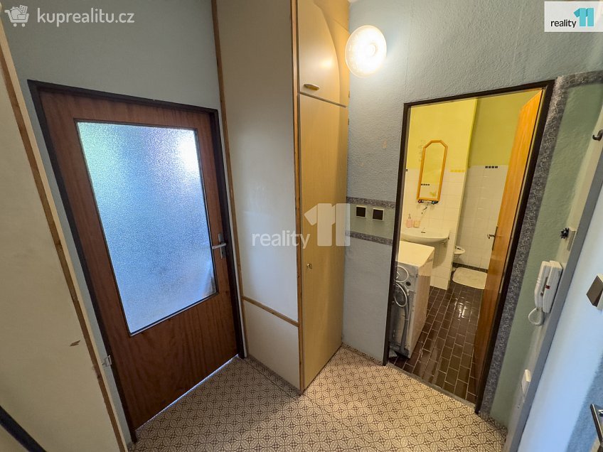 Prodej bytu 1+kk 27 m^2 Turistická, Plzeň 