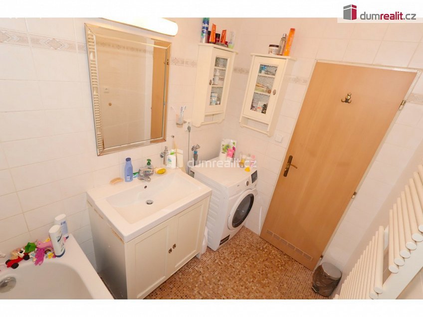 Prodej bytu 3+kk 82 m^2 Pelzova, Praha-Zbraslav 