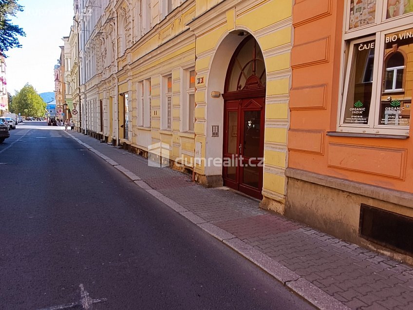 Pronájem  kanceláře 71 m^2 Čs. legií, Děčín 