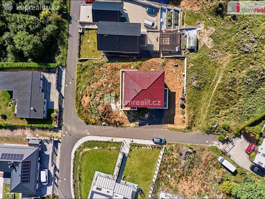 Prodej  rodinného domu 340 m^2 V Oblouku, Jenišov 